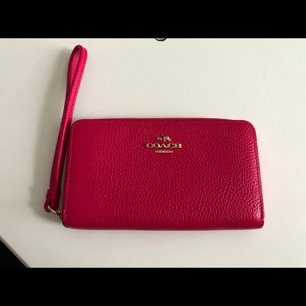 Coach pink leather wallet- excellent condition!